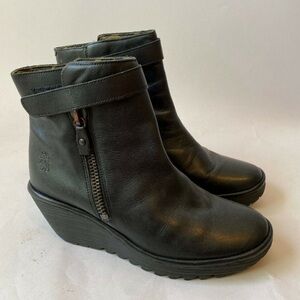 Fly London Yegi black leather slouchy ruched wedge Size 10